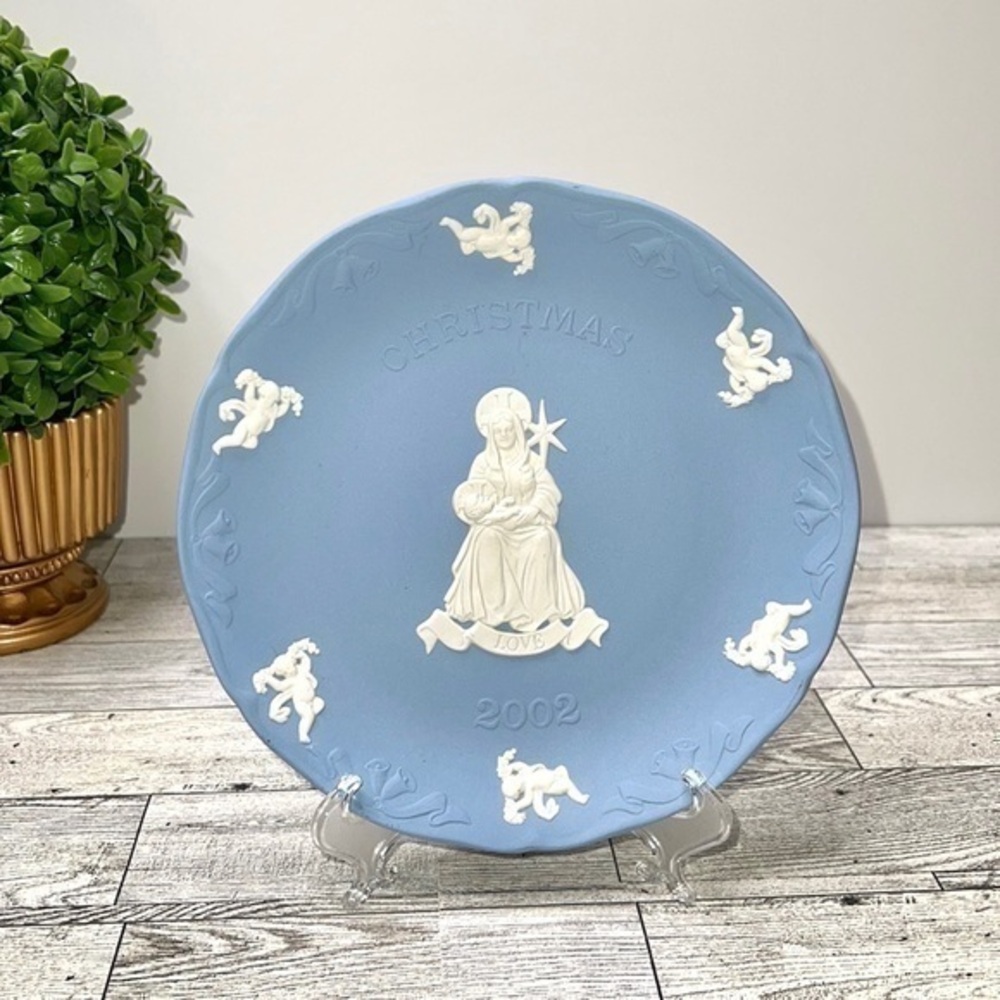 Wedgwood 2002 Japsperware Christmas Plate Love